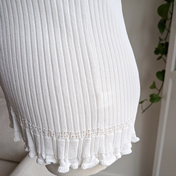 Morgano Sleeveless Ribbed Tank - Picture 4 of 10